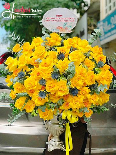 Bình hoa chúc mừng - Một đời huy hoàng