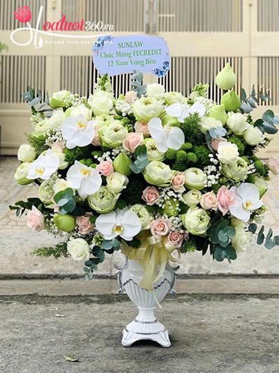 Bình hoa chúc mừng - Tháng năm huy hoàng