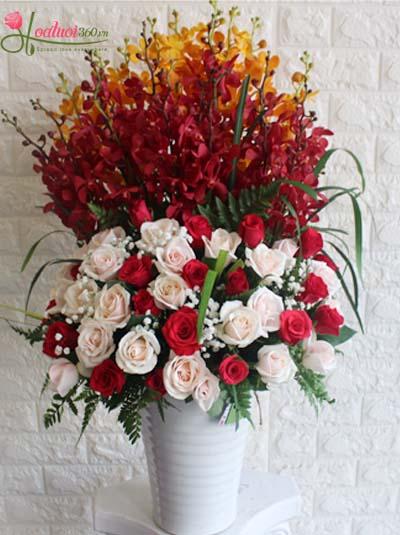 Bình hoa chúc mừng - Cuộc đời tươi đẹp