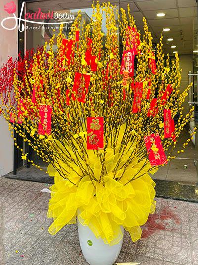 Bình hoa nụ tầm xuân - Tân niên hạnh phúc