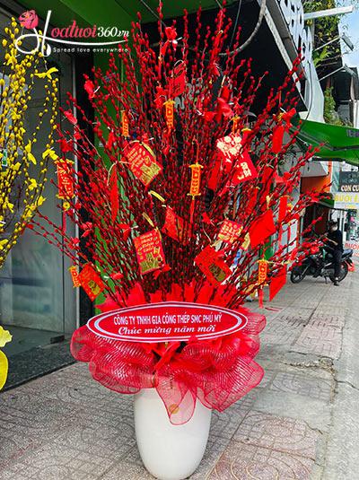 Bình hoa nụ tầm xuân - Tân niên vạn phúc