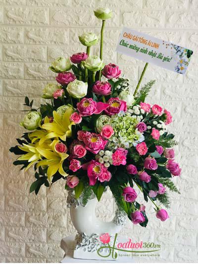 Bình hoa sen - Lòng biết ơn