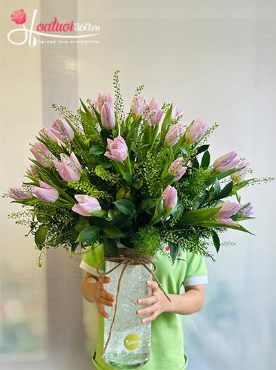 Bình hoa tulip tím - Kỳ vọng đẹp nhất