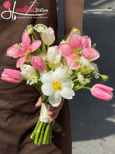 Bó hoa cưới Tulip - Cùng sánh đôi