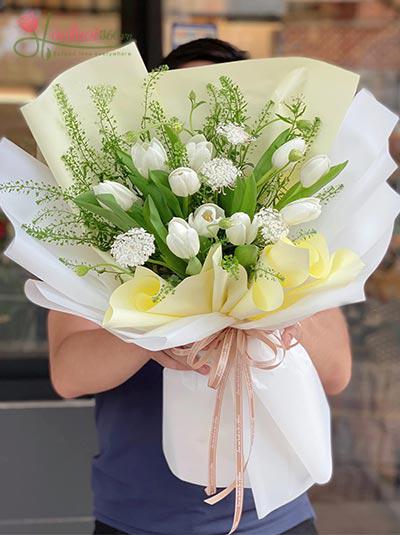 Bó hoa tulip trắng - Tình thơ