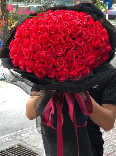 Bó hồng sáp đỏ 99 bông - Vì yêu