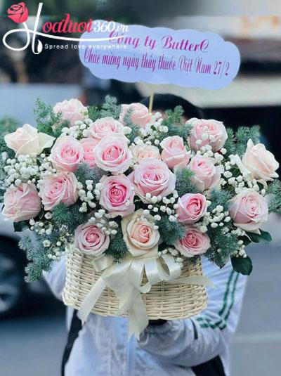 Giỏ hoa hồng đẹp - Rực rỡ yêu thương