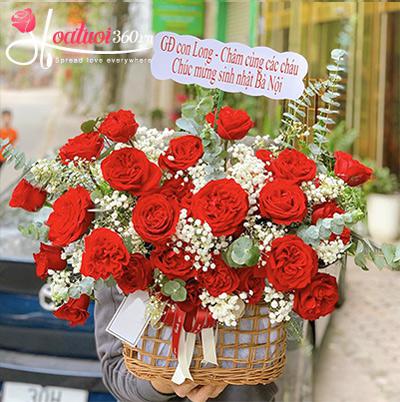 Giỏ hoa hồng xinh - Vẻ đẹp yêu kiều