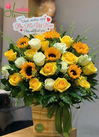 Hoa 20-11- Hộp hoa gỗ tone vàng ấm áp