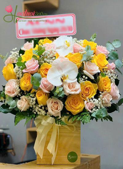 Hoa 20-11 - Lẵng hoa hồng tone vàng ấm áp