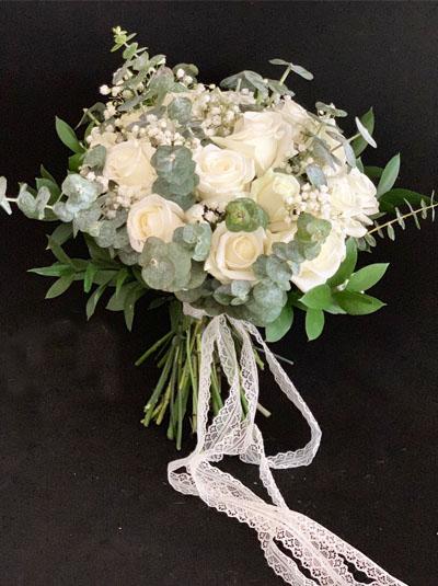 Hoa cầm tay cô dâu - Trắng tinh khôi