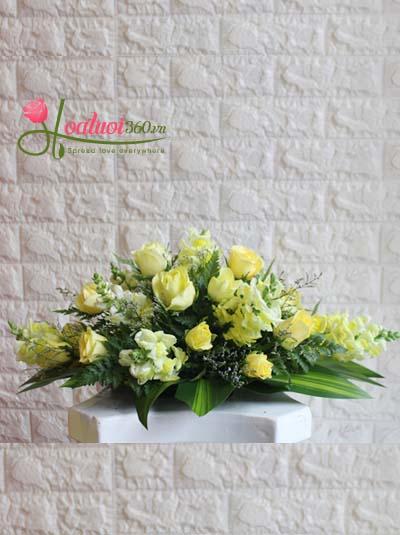 Hoa để bàn - Hình oval màu vàng
