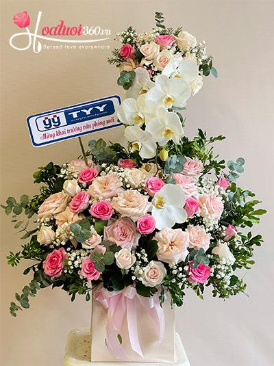 Hộp hoa chúc mừng - Ngày hạnh phúc nhất