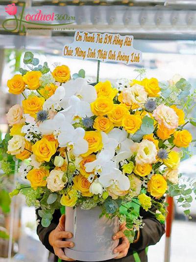 Hộp hoa chúc mừng - Thành công rực rỡ