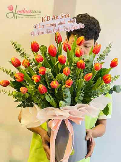 Hộp hoa tulip xinh - Thấu hiểu
