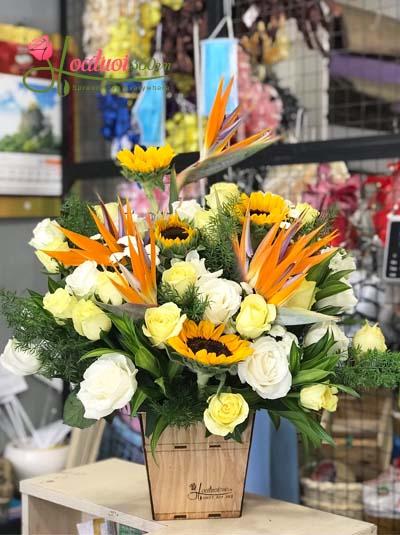 Hộp hoa tươi chúc mừng