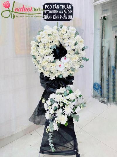 Kệ hoa chia buồn - Kỷ niệm khó phai