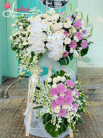 Kệ hoa chia buồn - Một đời quên lãng