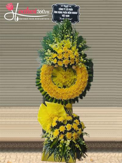 Kệ hoa chia buồn - Nắng đón người về