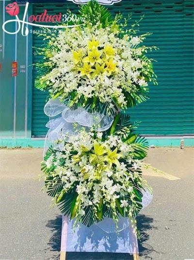 Kệ hoa chia buồn - Nỗi lòng xót xa