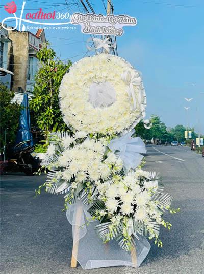 Kệ hoa chia buồn - Phố không người