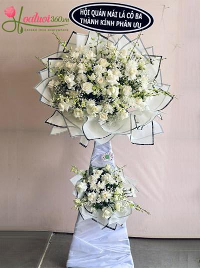 Kệ hoa chia buồn - Tiễn người đi