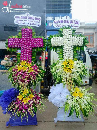 Kệ hoa chia buồn - Trong vòng tay Chúa