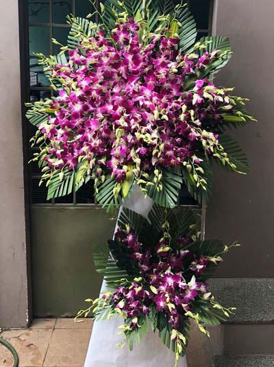 Kệ hoa chia buồn - Từ giã