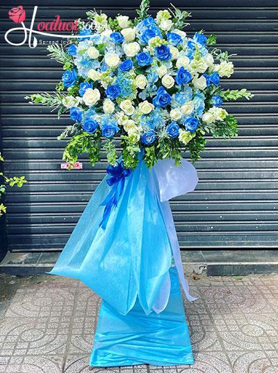 Kệ hoa khai trương - Hy vọng vươn cao