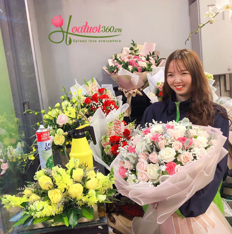 Nhân viên shop hoa tươi chợ Đền Hải Anh, Hải Hậu Nam Định Nhân viên shop hoa tươi chợ Đền Hải Anh, Hải Hậu Nam Định