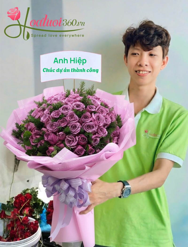 Bó hoa chúc mừng chinh phục thành công màu tím