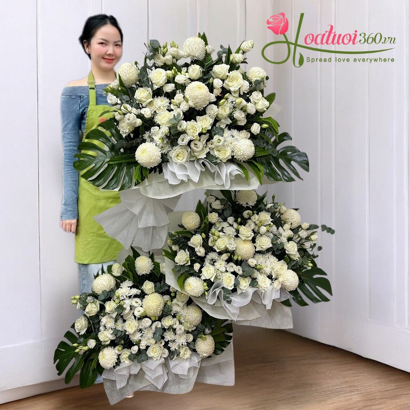 Hoa chia buồn màu trắng trang nhã, thanh lịch