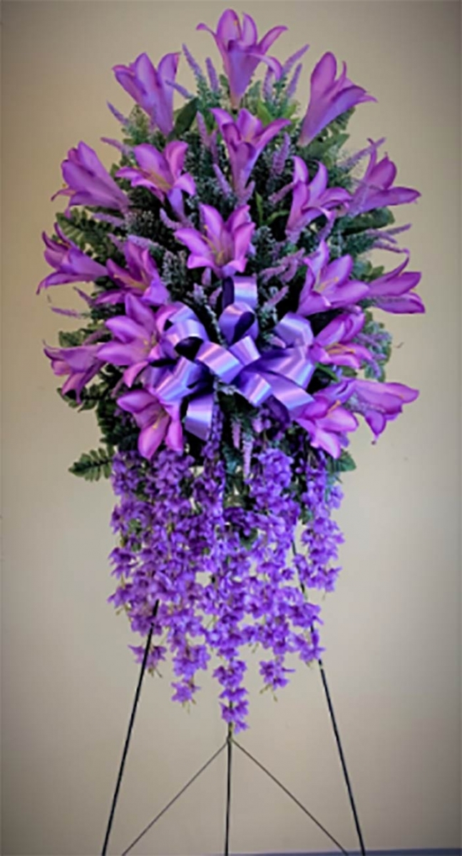 Hoa Ly - Loài hoa màu tím phổ biến làm hoa chia buồn trong tang lễ 