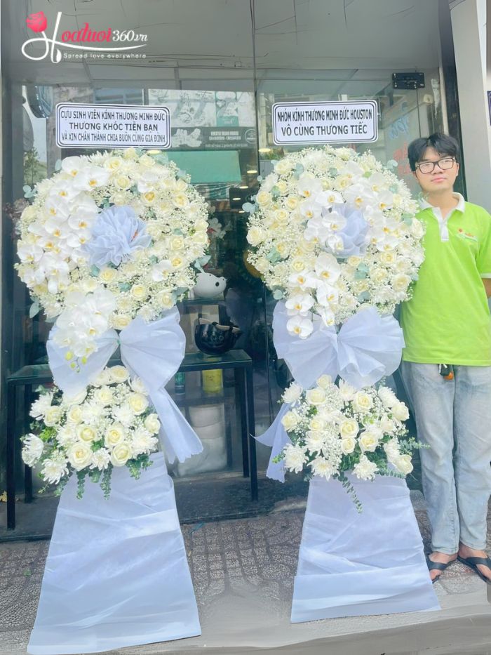 Vòng hoa chia buồn gửi tang lễ địa bàn phường Tân Sơn