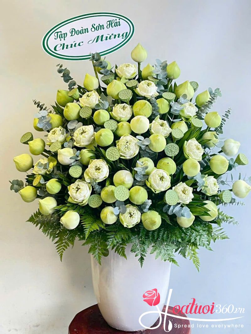 Bình hoa sen trắng chúc mừng