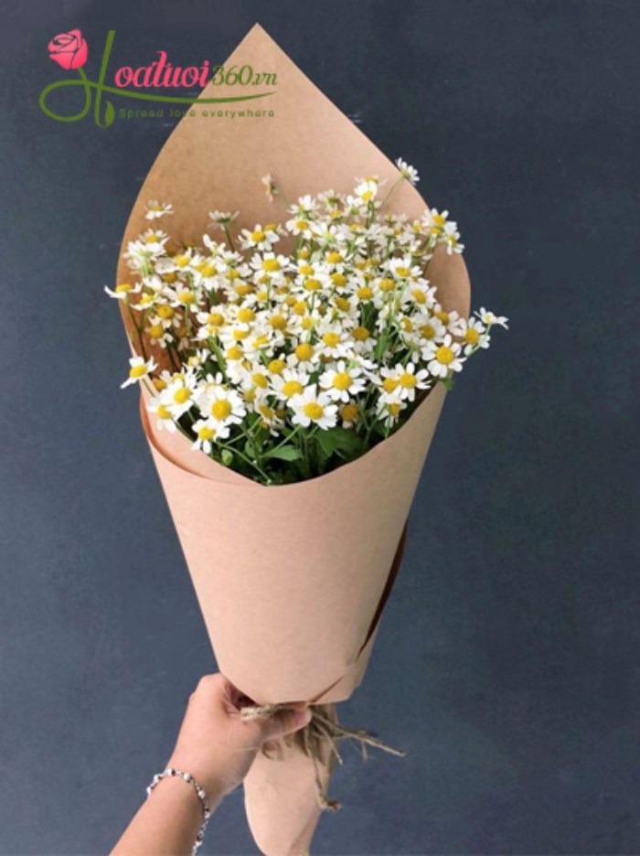 Bó hoa tana nhỏ xinh mừng bé tốt nghiệp cấp 1