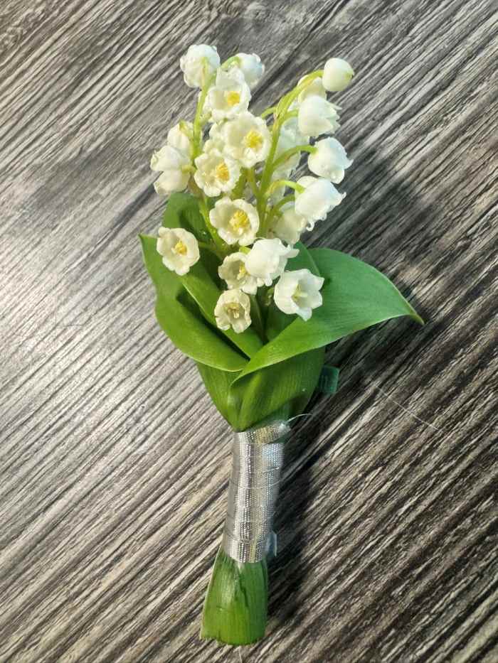 Bó hoa cưới linh lan