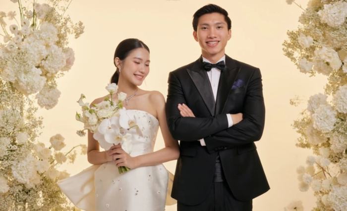 chọn hoa cầm tay cô dâu theo kiểu dáng váy cưới