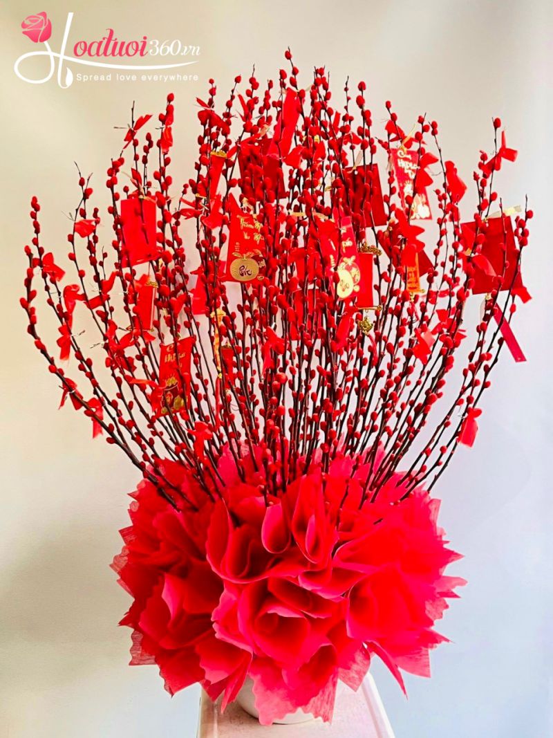 Cách trang trí bình nụ tầm xuân thêm rực rỡ