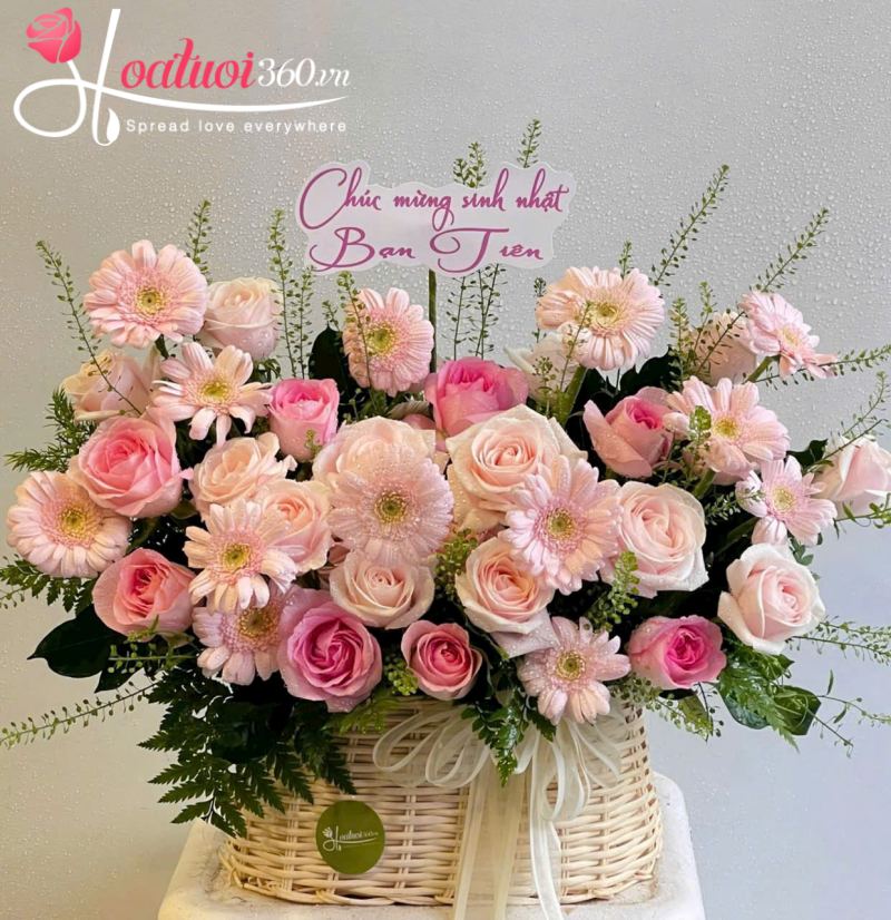 Giỏ hoa tone hồng chúc mừng