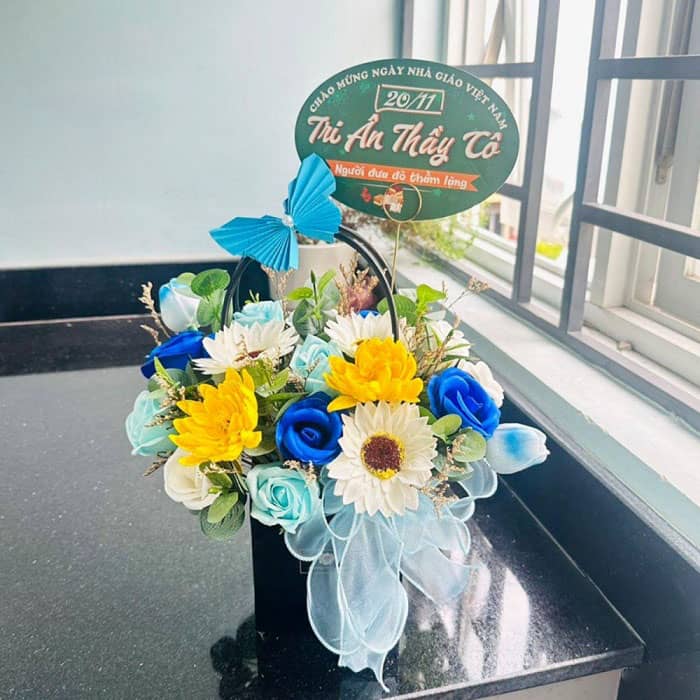 giỏ hoa sáp 20/11 tặng thầy cô