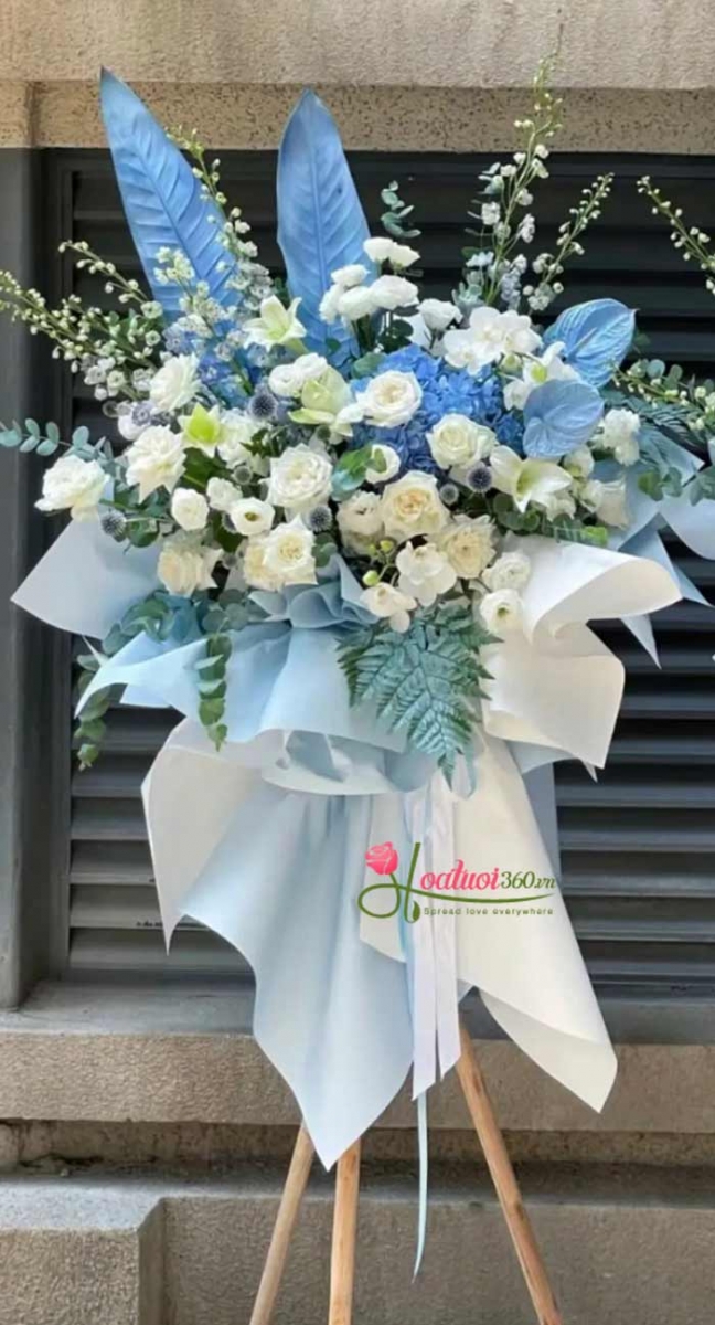 Kệ hoa cẩm tú cầu tone xanh chúc mừng khai trương hồng phát