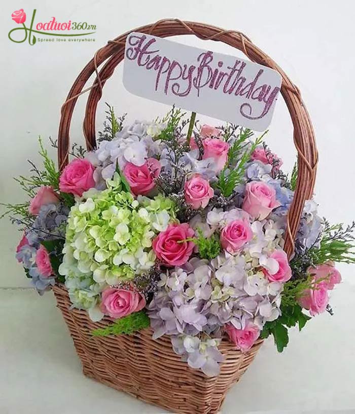 Mẫu hoa sinh nhật dạng lẵng độc đáo tặng cho  bạn thân 