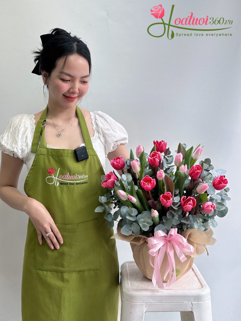 lẵng hoa tulip thả thính