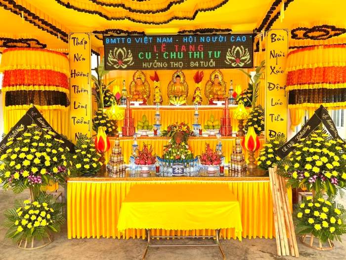 Gam màu vàng chủ đạo trong lễ tang người mất theo đạo Phật