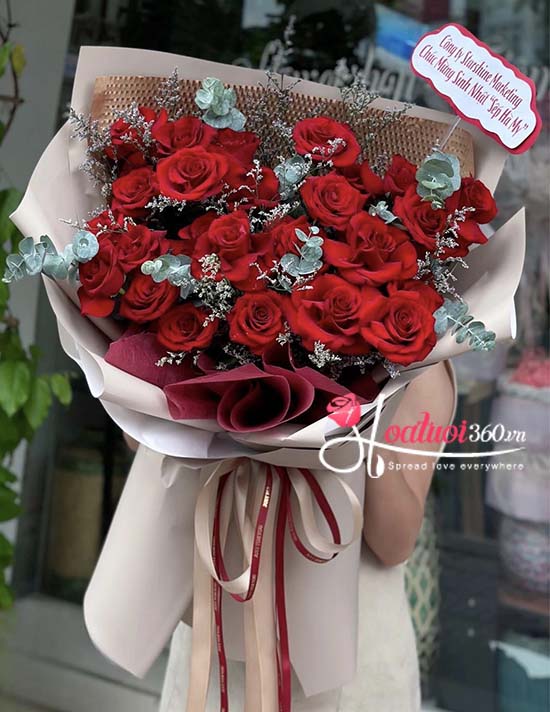 Bó hoa hồng đỏ - Rực rỡ kiêu sa