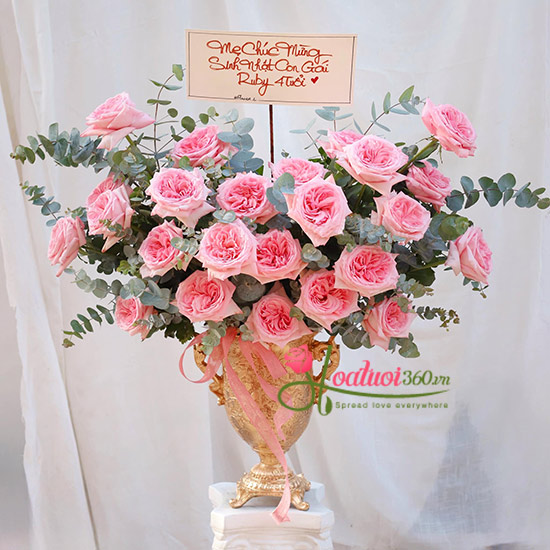 Bình hoa hồng Ecuador - Vẻ đẹp kiêu hãnh