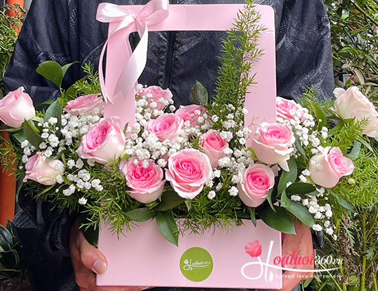 Giỏ hoa hồng xinh - Yêu đời yêu mình