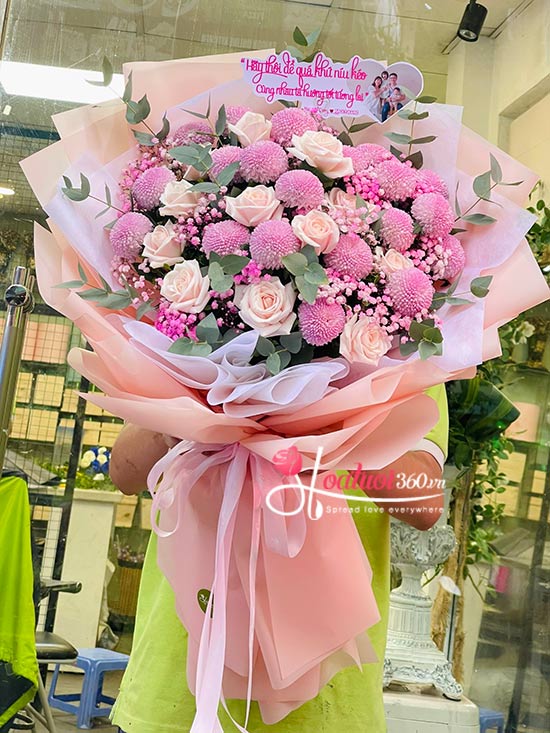 Bó hoa sinh nhật - Nắm chặt tay nhau