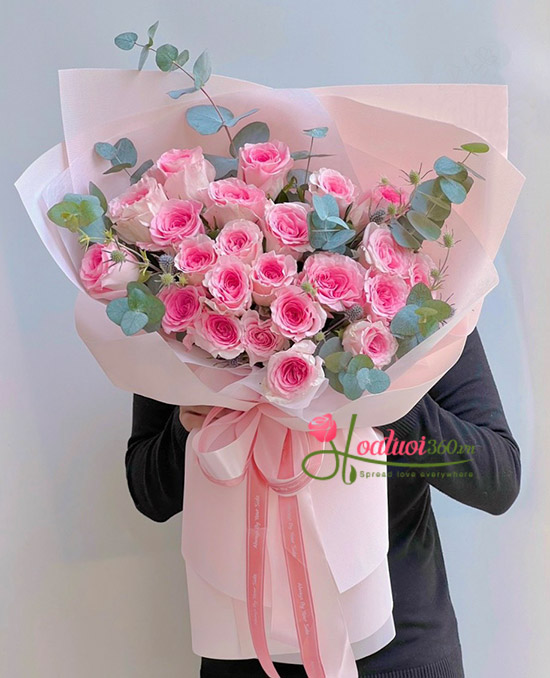 Bó hoa hồng xinh - Chuyện tình mộng mơ